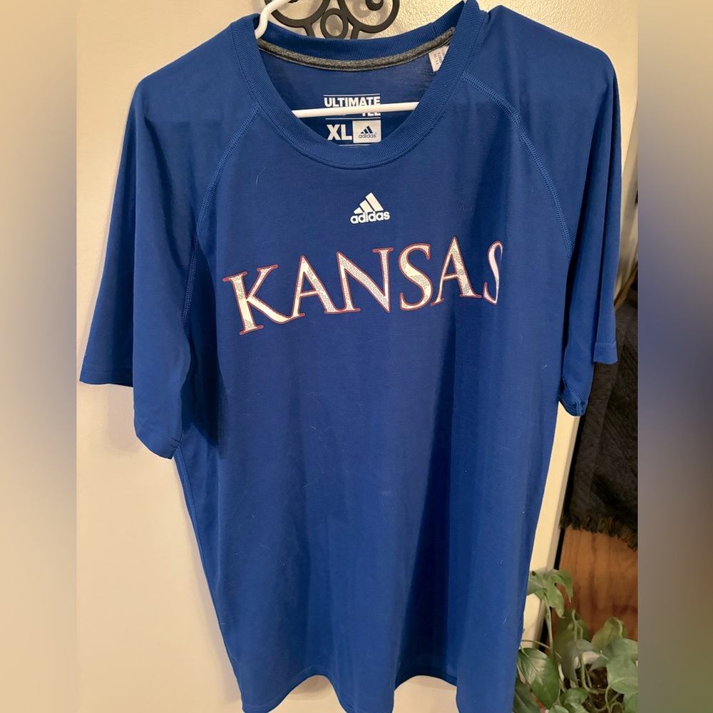 ❤️Men’s Adidas “Kansas” shirt sleeve shirt